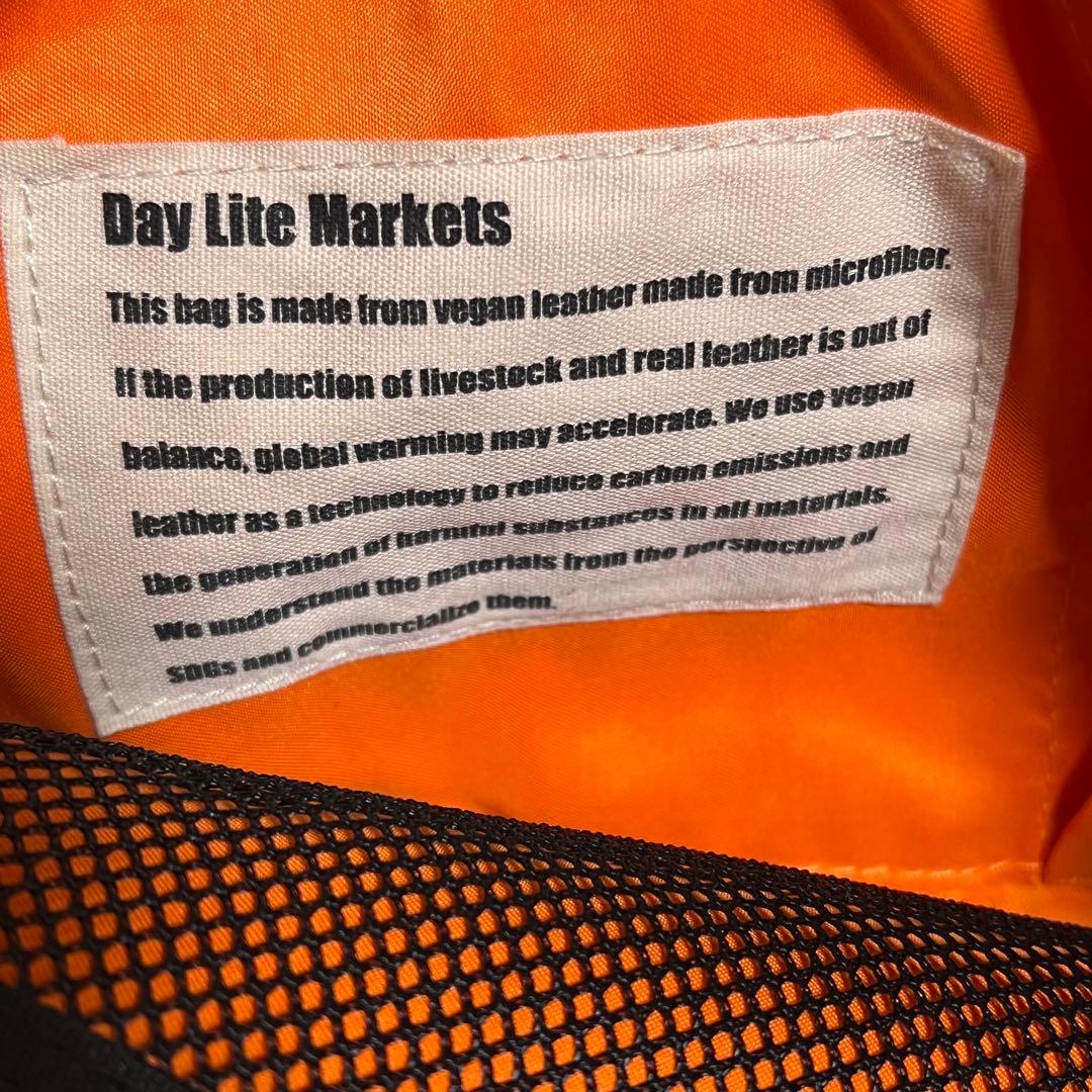 【極美品】DLMS ボディバッグ オールドライト ヴィーガンレザー　ブラック