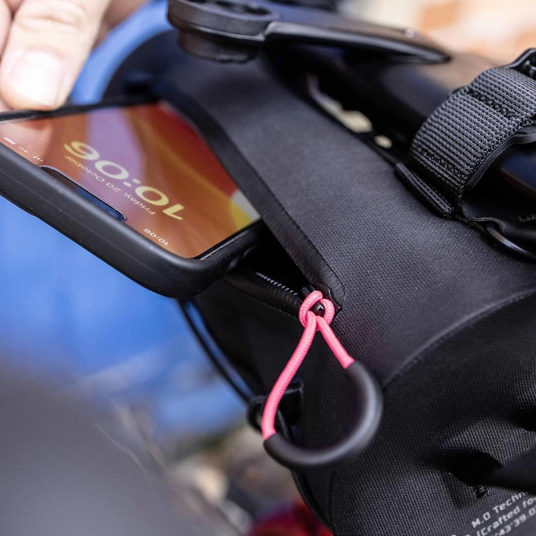 Muc-Off XPLORER BAR BAG 2.4L ハンドルバーバック