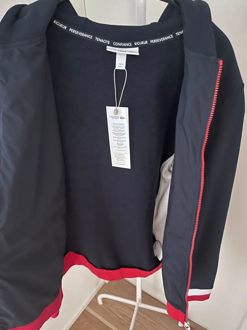 【未使用タグ付き】ラコステ　LACOSTEフード付きジャケット ネイビー