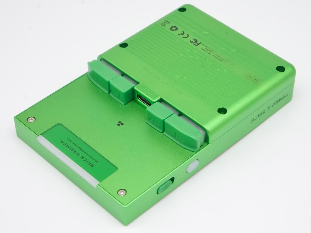 ＊TRIMUI BRICK HAMMER GREEN（MicroSDカードなし）