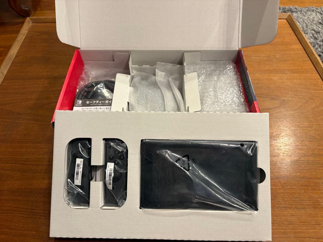 Nintendo Switch 本体 + 充実の付属品