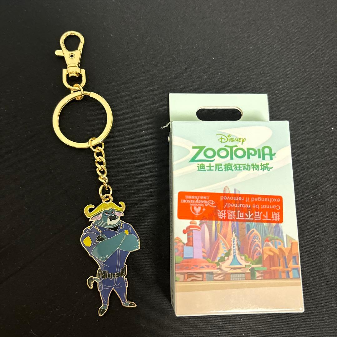 上海ディズニー SHDL ズートピア キーホルダー ボゴ署長 - メルカリ