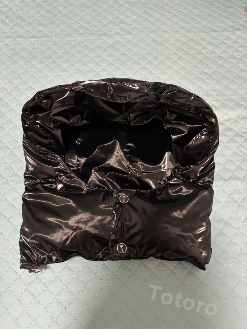 TRAPSTAR 光沢ブラック ダウンジャケット Mサイズ