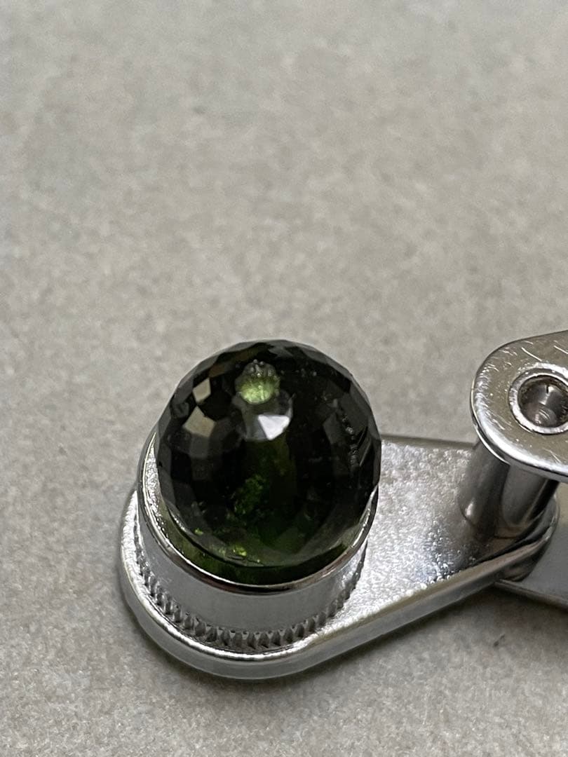 オ*ユ様 激レア　モルダバイト