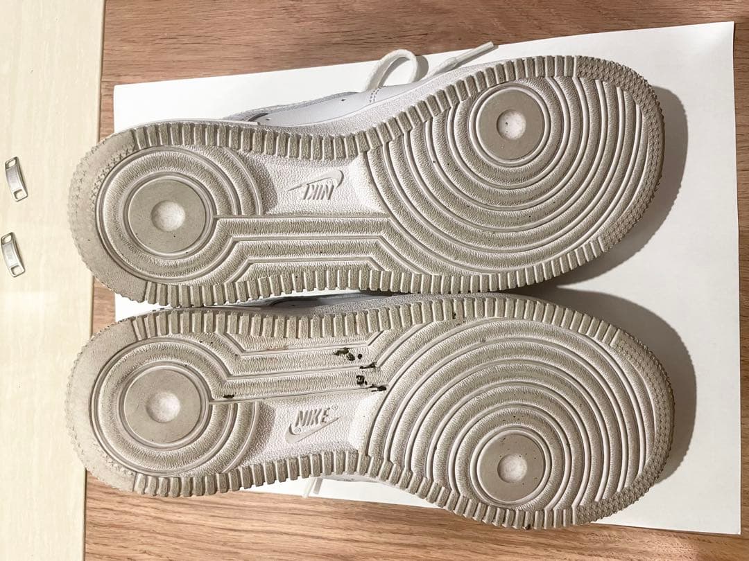 ナイキ　エアフォース1 現行品　23.5cm DD8959-100