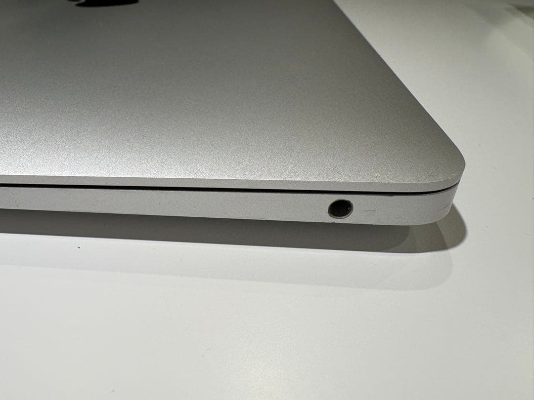 M1 MacBook Air 13インチ 8GB / 256GB シルバー