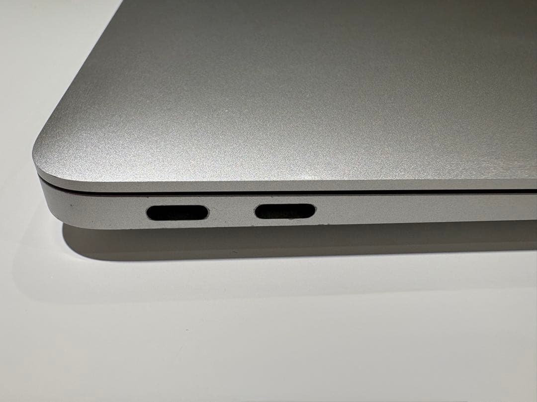 M1 MacBook Air 13インチ 8GB / 256GB シルバー