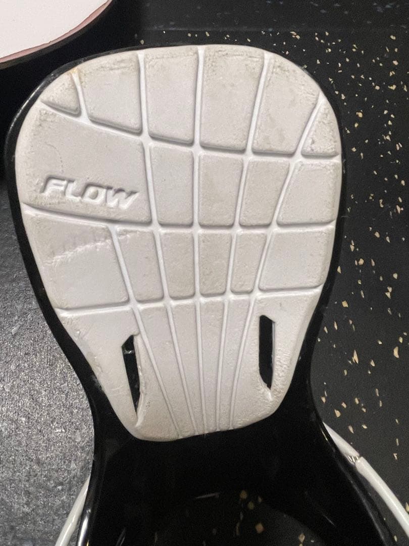 FLOWスノーボードビンディング 黒 Lサイズ リアエントリー