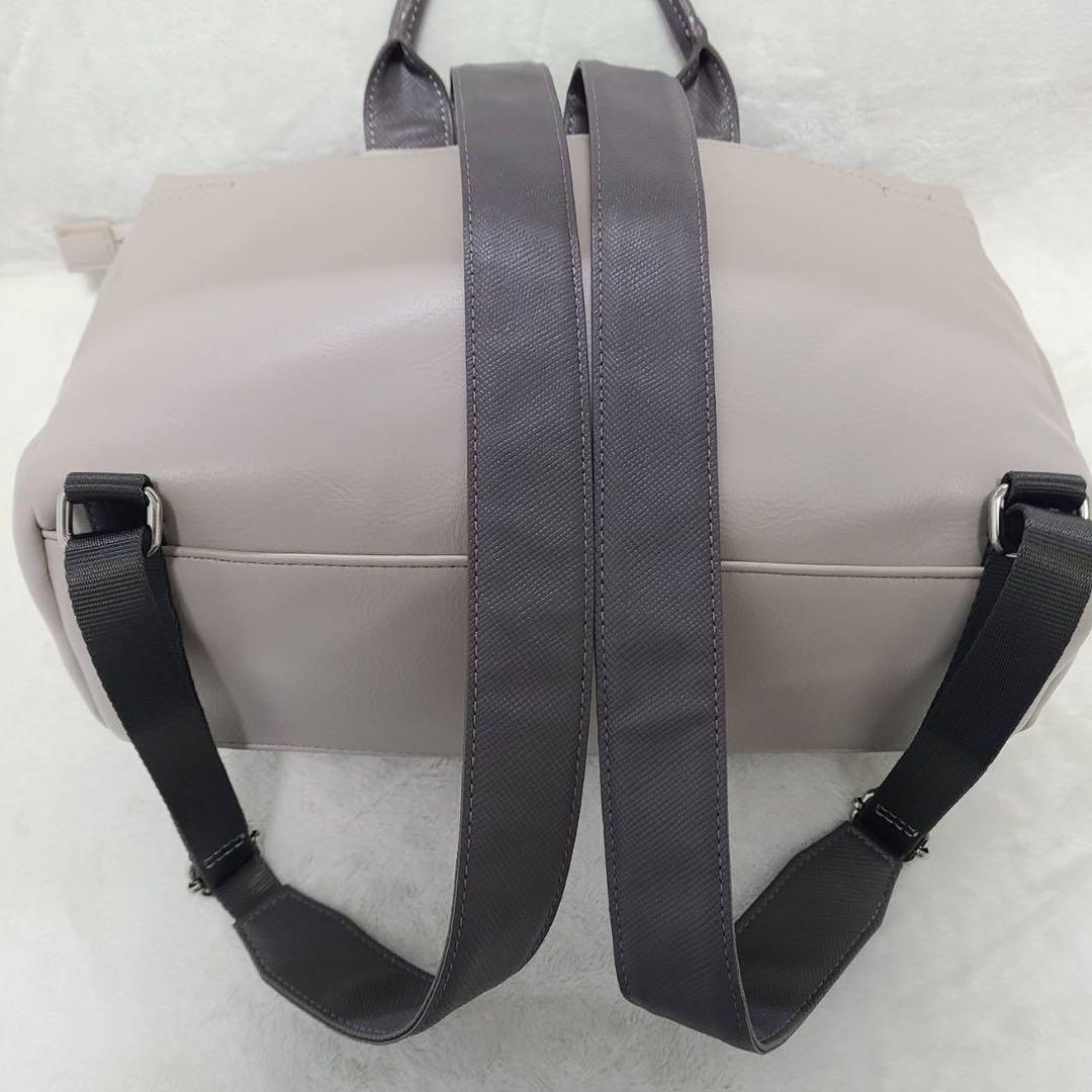 earPAPILLONNER樹脂 ×メタルパーツリュック グレー&ベージュ