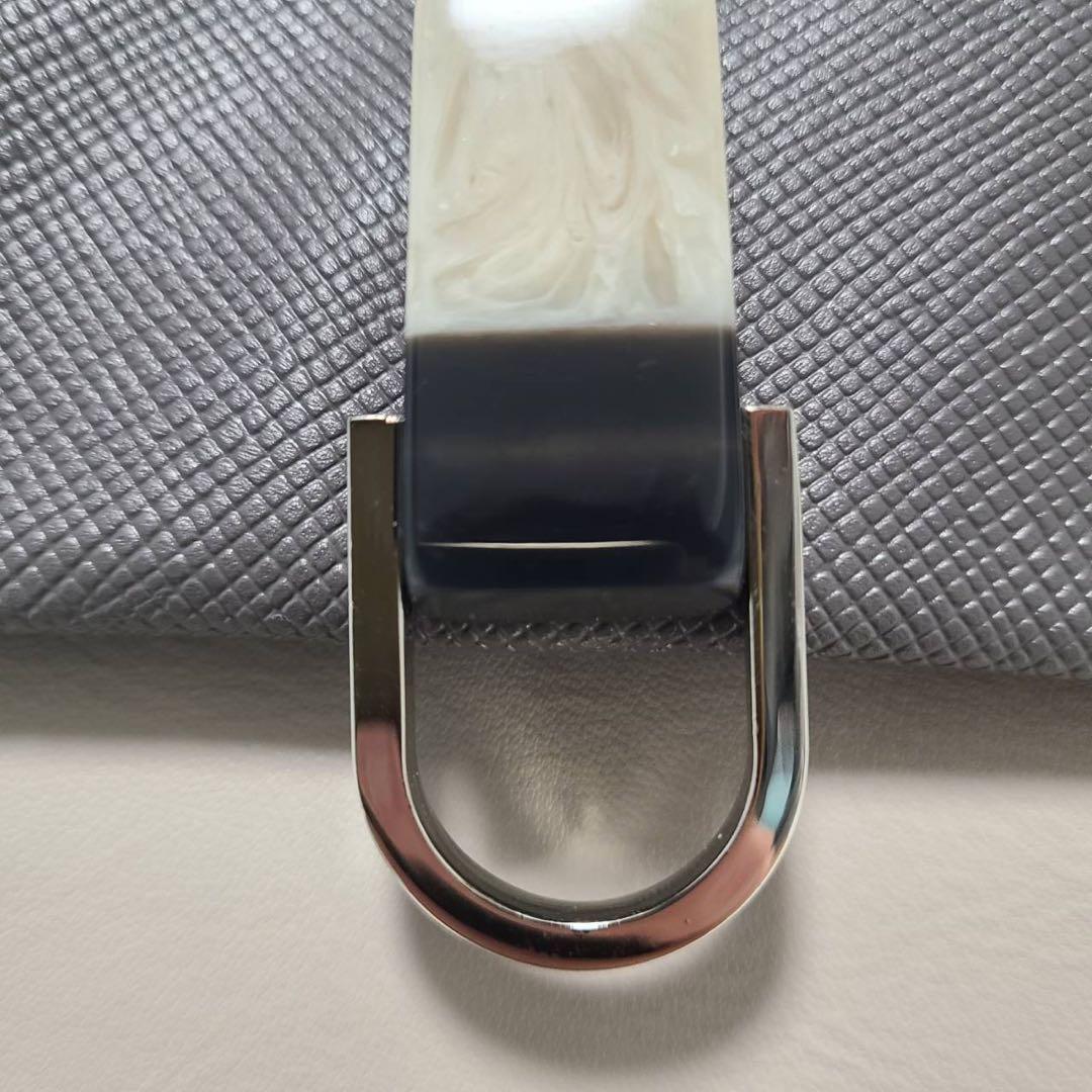 earPAPILLONNER樹脂 ×メタルパーツリュック グレー&ベージュ