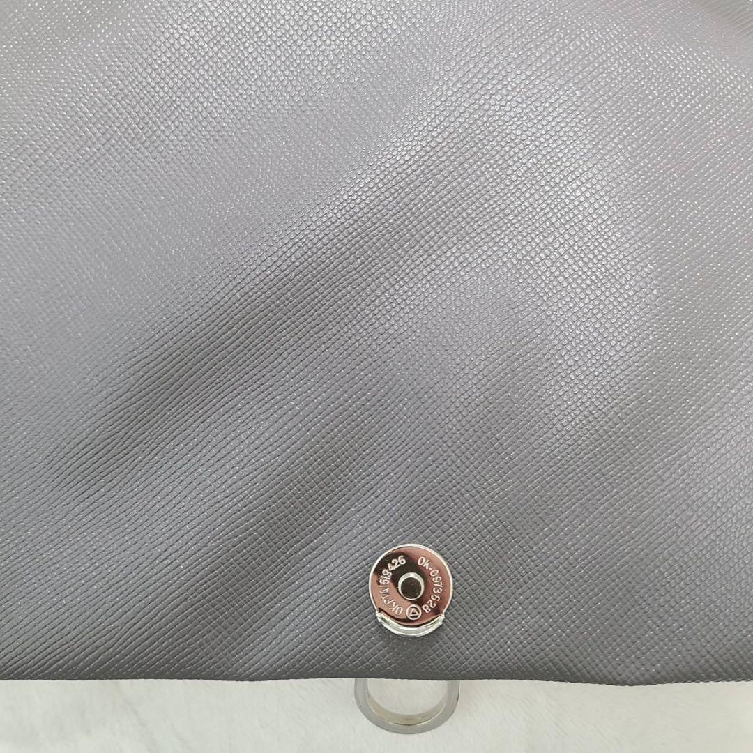 earPAPILLONNER樹脂 ×メタルパーツリュック グレー&ベージュ