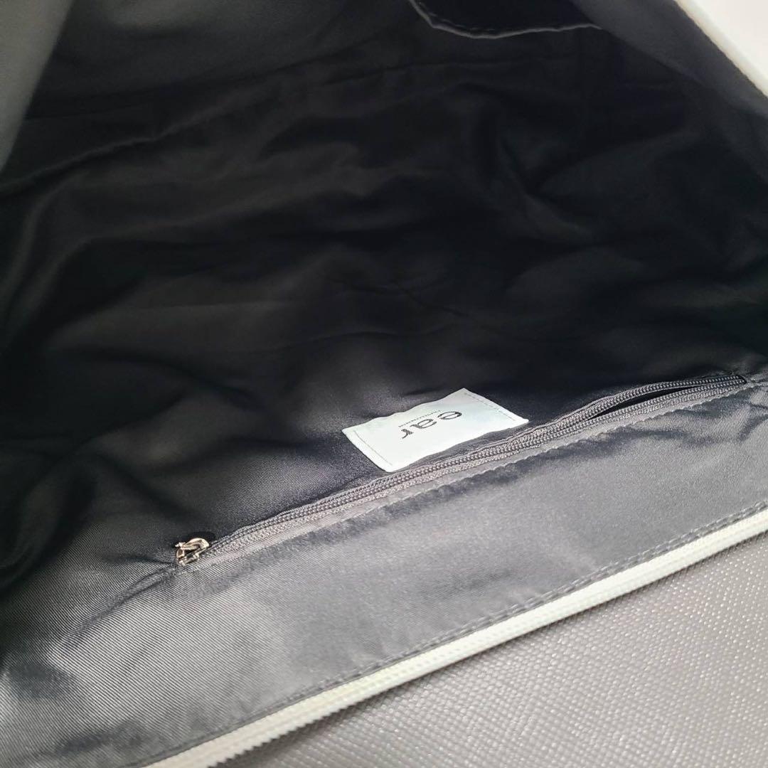 earPAPILLONNER樹脂 ×メタルパーツリュック グレー&ベージュ