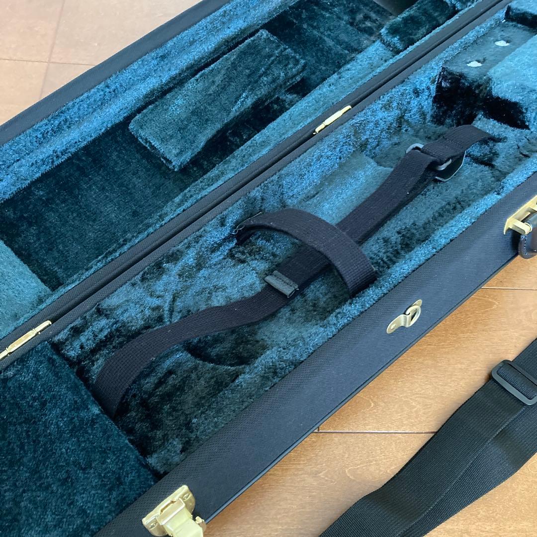 Bach 純正軽量トロンボーンケース(ストラップ、鍵付)