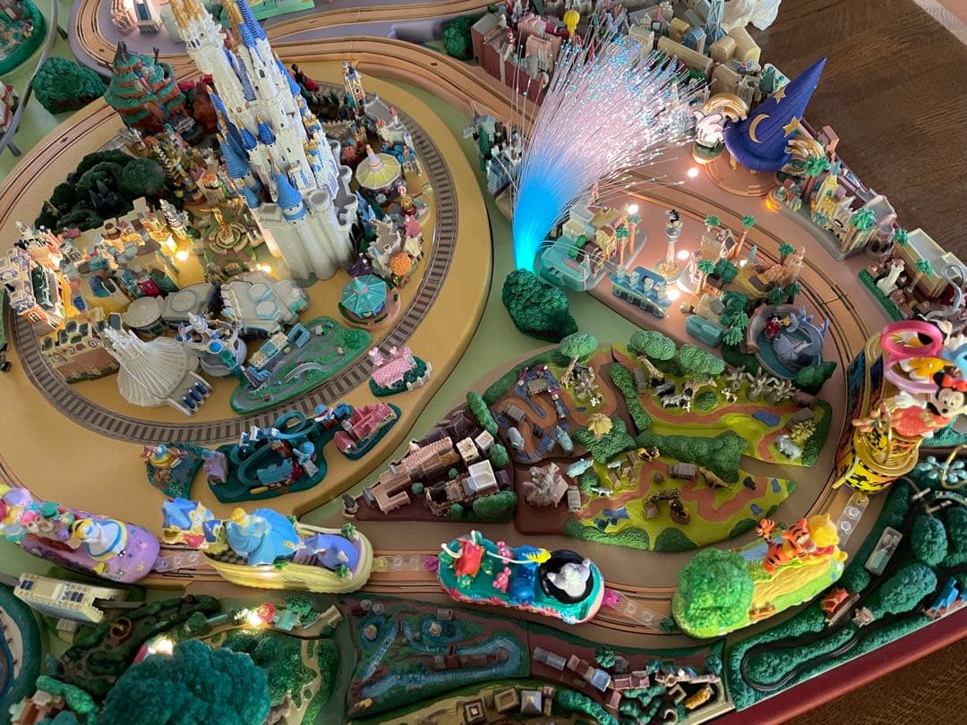 ディズニーパレード ディアゴスティーニジオラマBelanja di Mercari