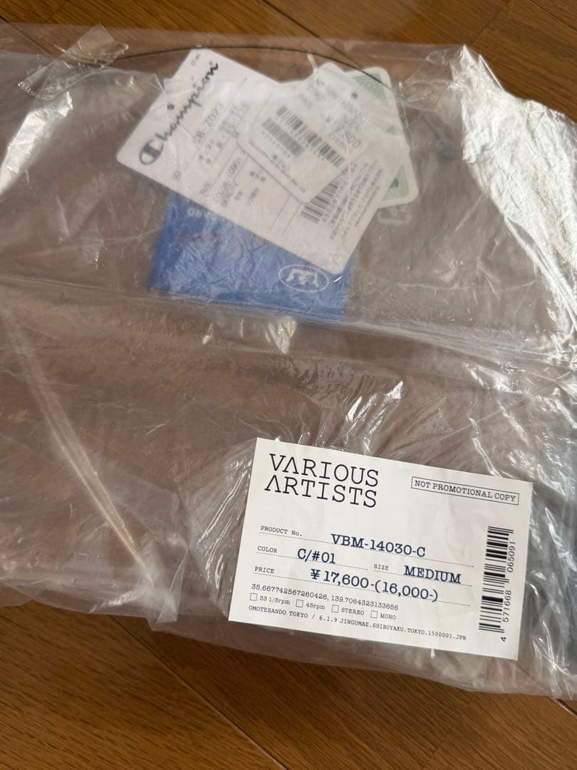 V.A. ブラック スウェットChampion C/N Sweat - 001