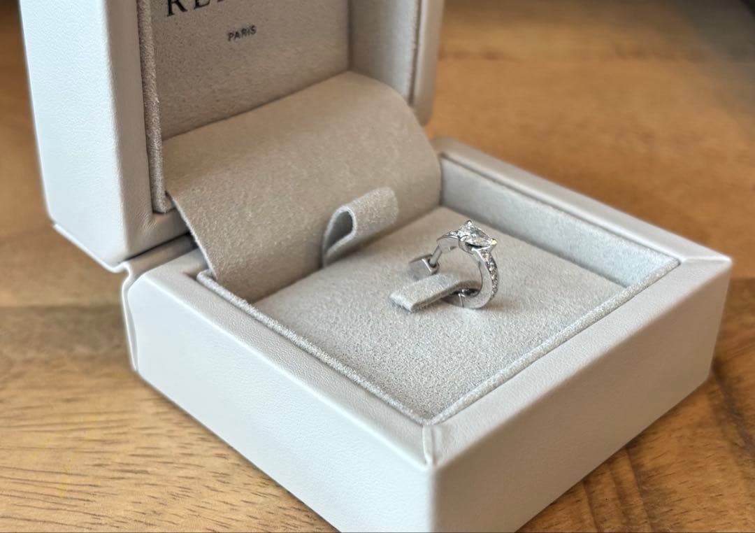 新品＊REPOSSI Serti sur Vide ピアス K18 WG