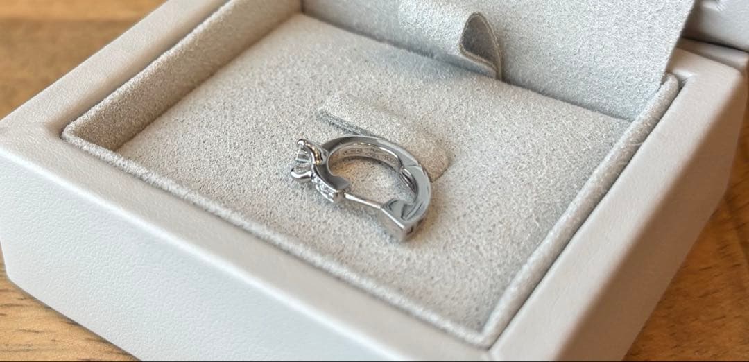 新品＊REPOSSI Serti sur Vide ピアス K18 WG