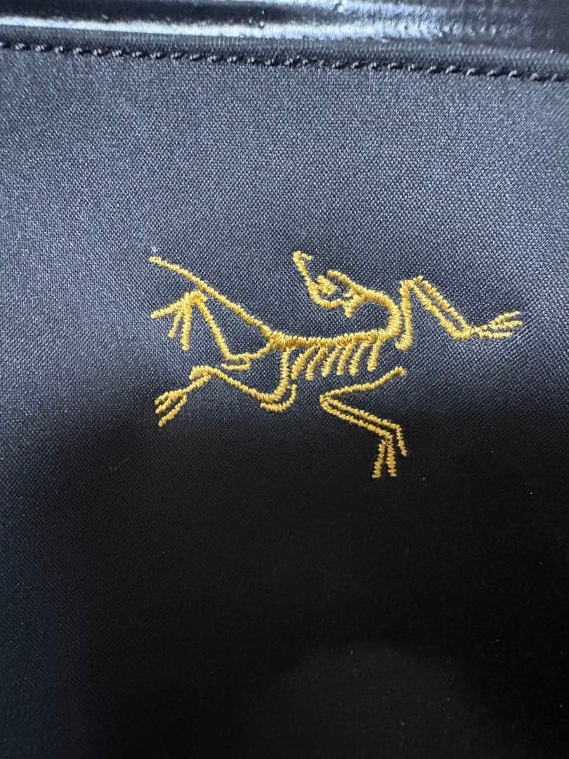 アークテリクス　アロー8 ショルダーバッグ