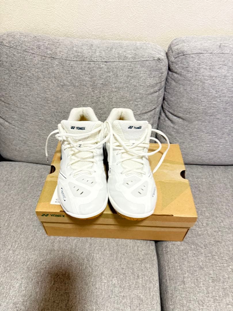 YONEX パワークッション65zホワイト 廃盤人気モデル　26.5cm