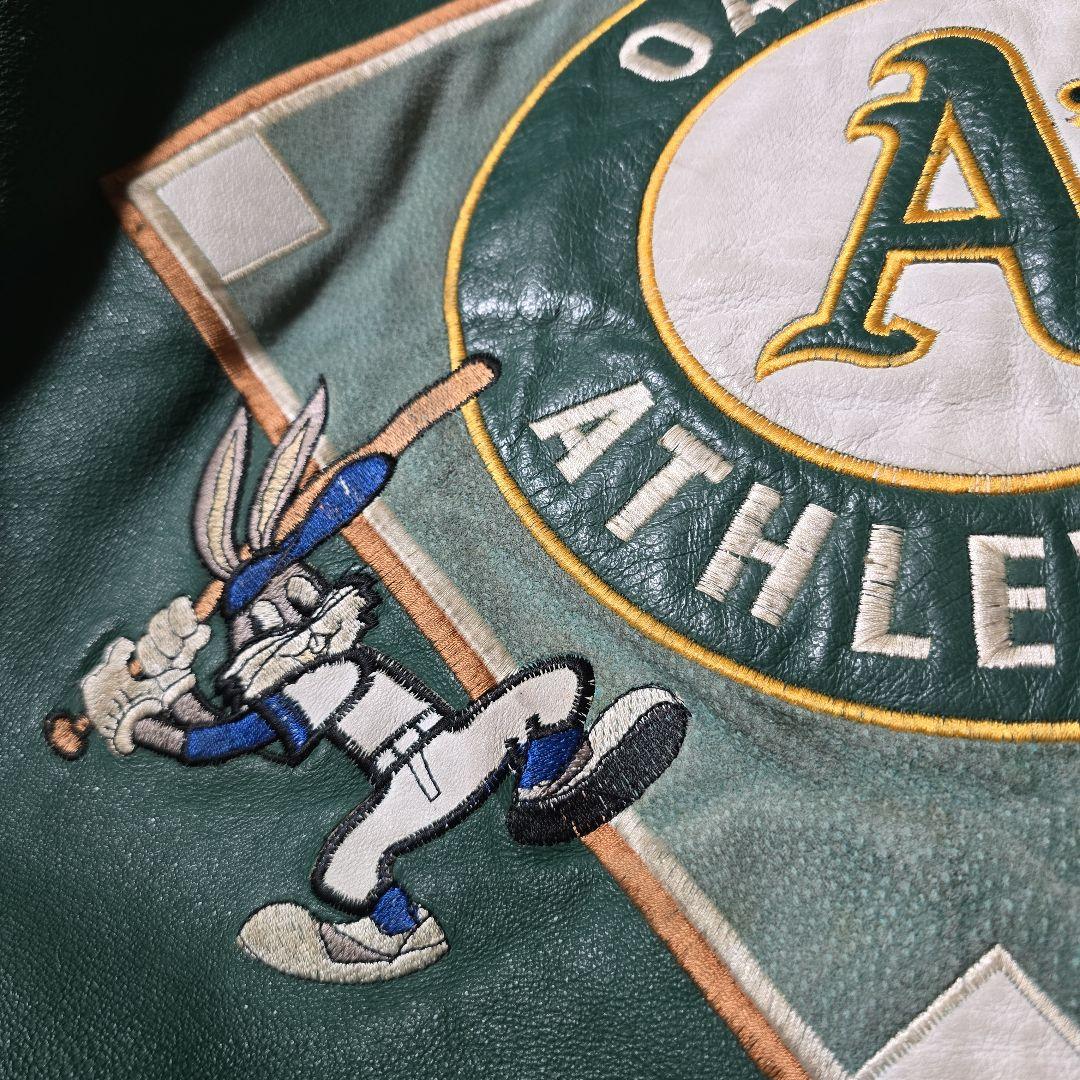 オークランド・アスレチックス ルーニー・テューンズ　スタジャン　レザー　刺繍