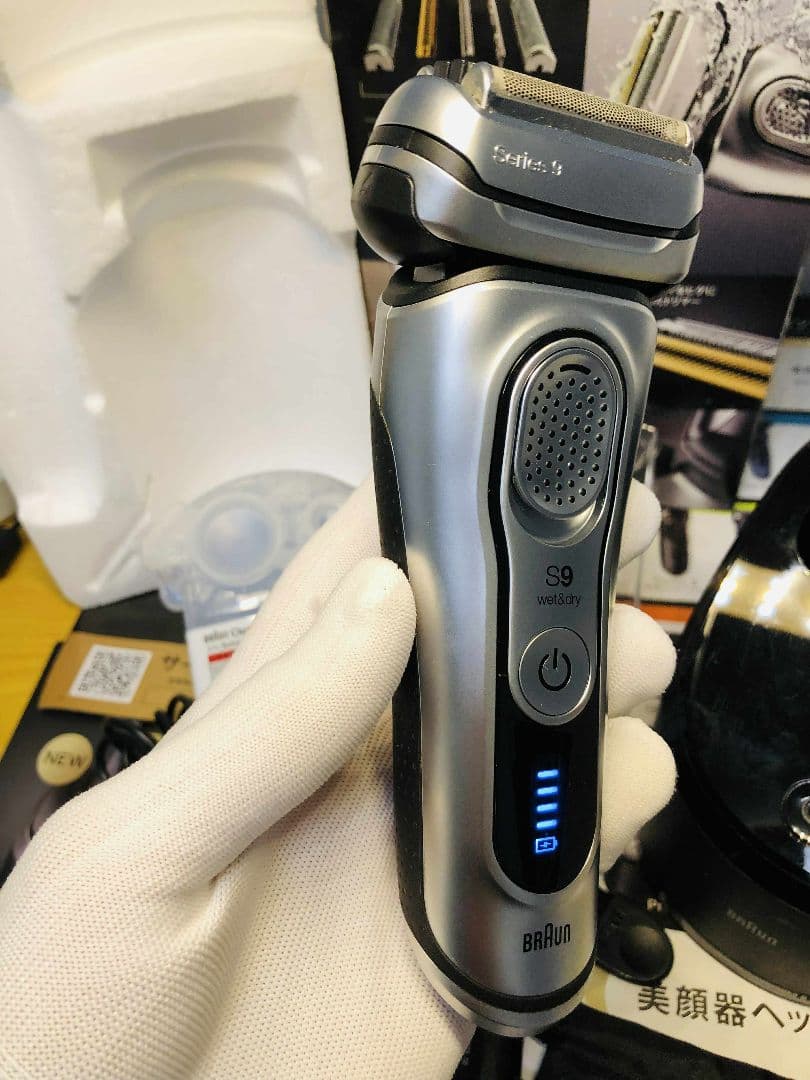 【美品】ブラウン シリーズ9 9390cc -Vメンズ電気シェーバー