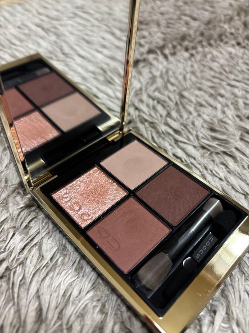 SUQQUシグニチャーカラーアイズS02 霜華