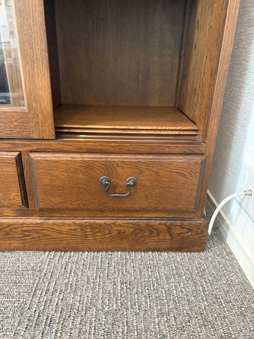 お値下げしました　葉山家具　ガラス引き戸書棚　クラッシックシリーズ