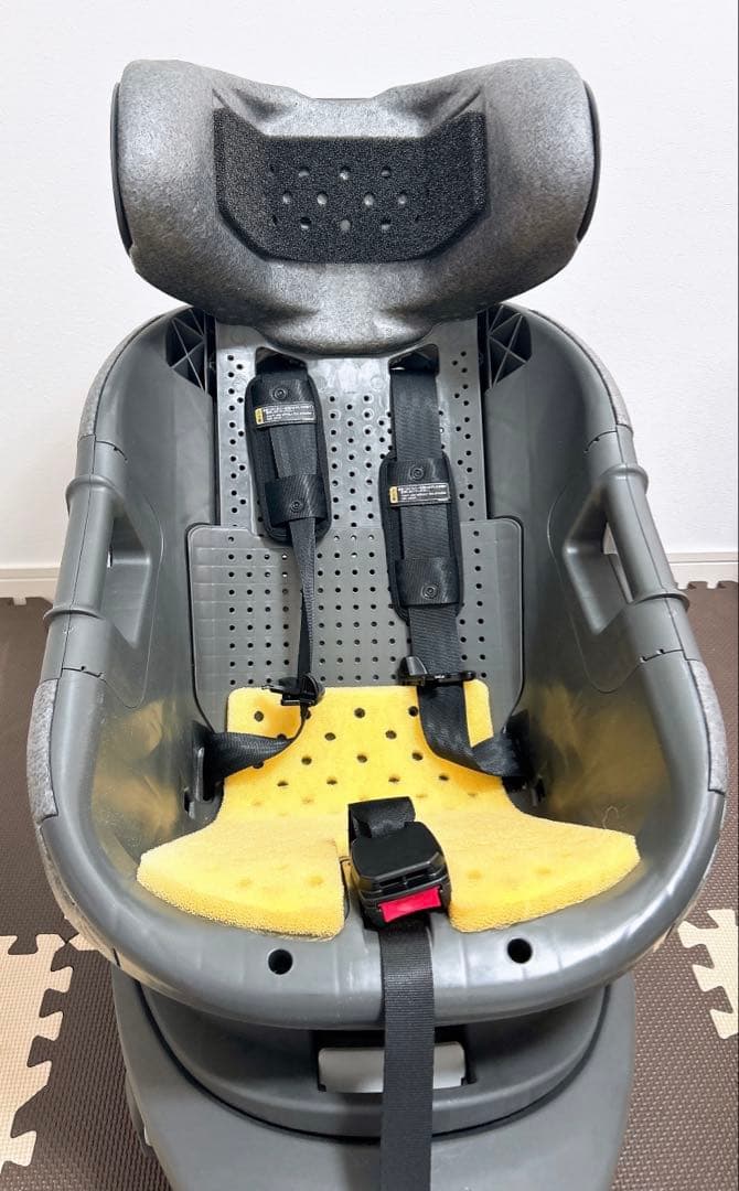 美品Combiコンビ THE S plus ZB-750 ブラック ISOFIX
