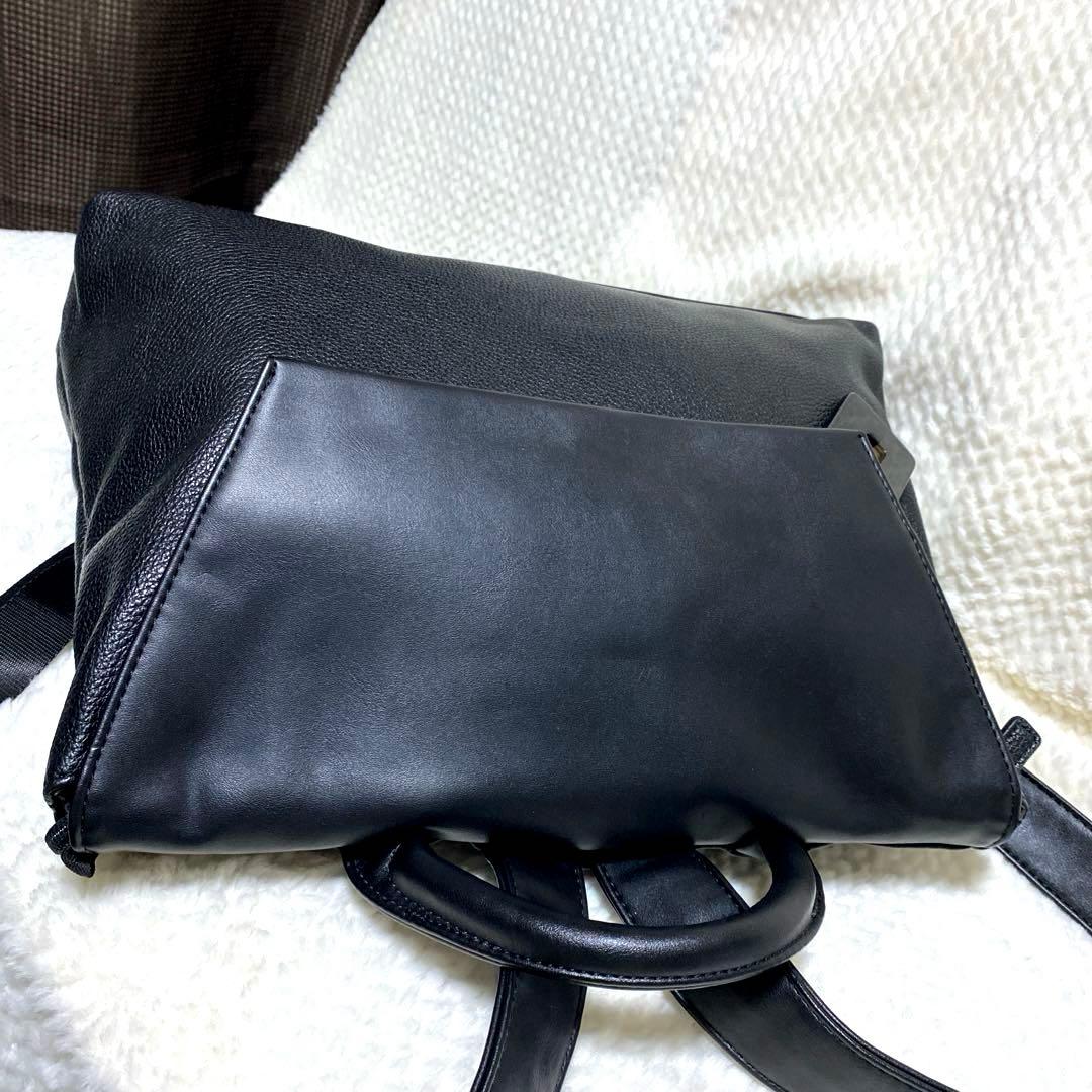 【未使用級】 ear PAPILLONNER イアパピヨネ 樹脂 リュック 黒