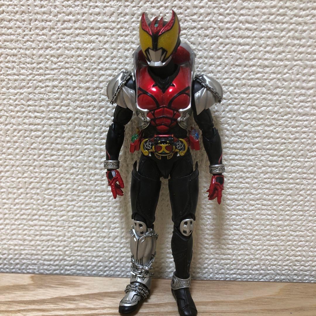 S.H.Figuarts (真骨彫製法) 仮面ライダーキバ キバフォーム