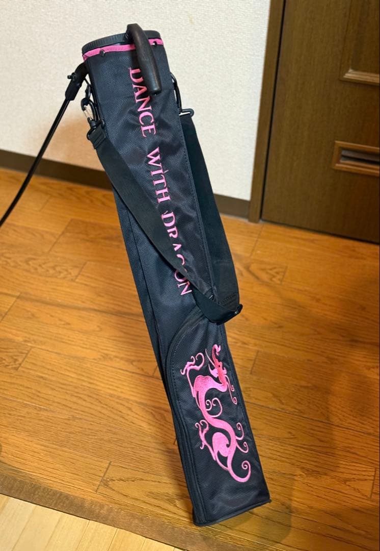 DANCE WITH DRAGON ゴルフバッグ 黒/ピンク