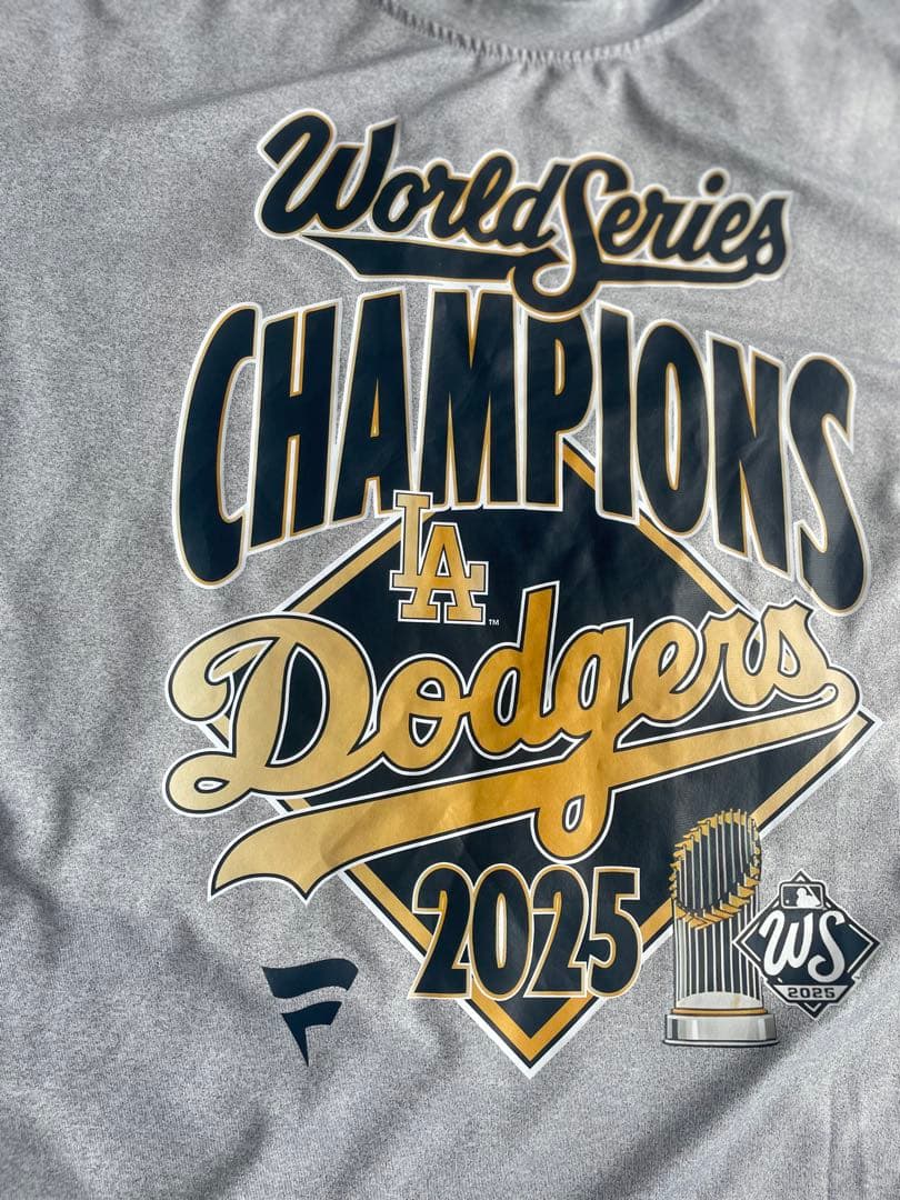 Dodgers ワールドシリーズチャンピオンズ　2025 優勝Tシャツ 3L ①
