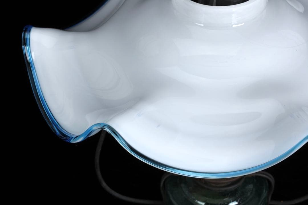 吊りオイルランプ 明治～大正期 水色縁乳白ガラス傘 大正ガラス 古美術 骨董品