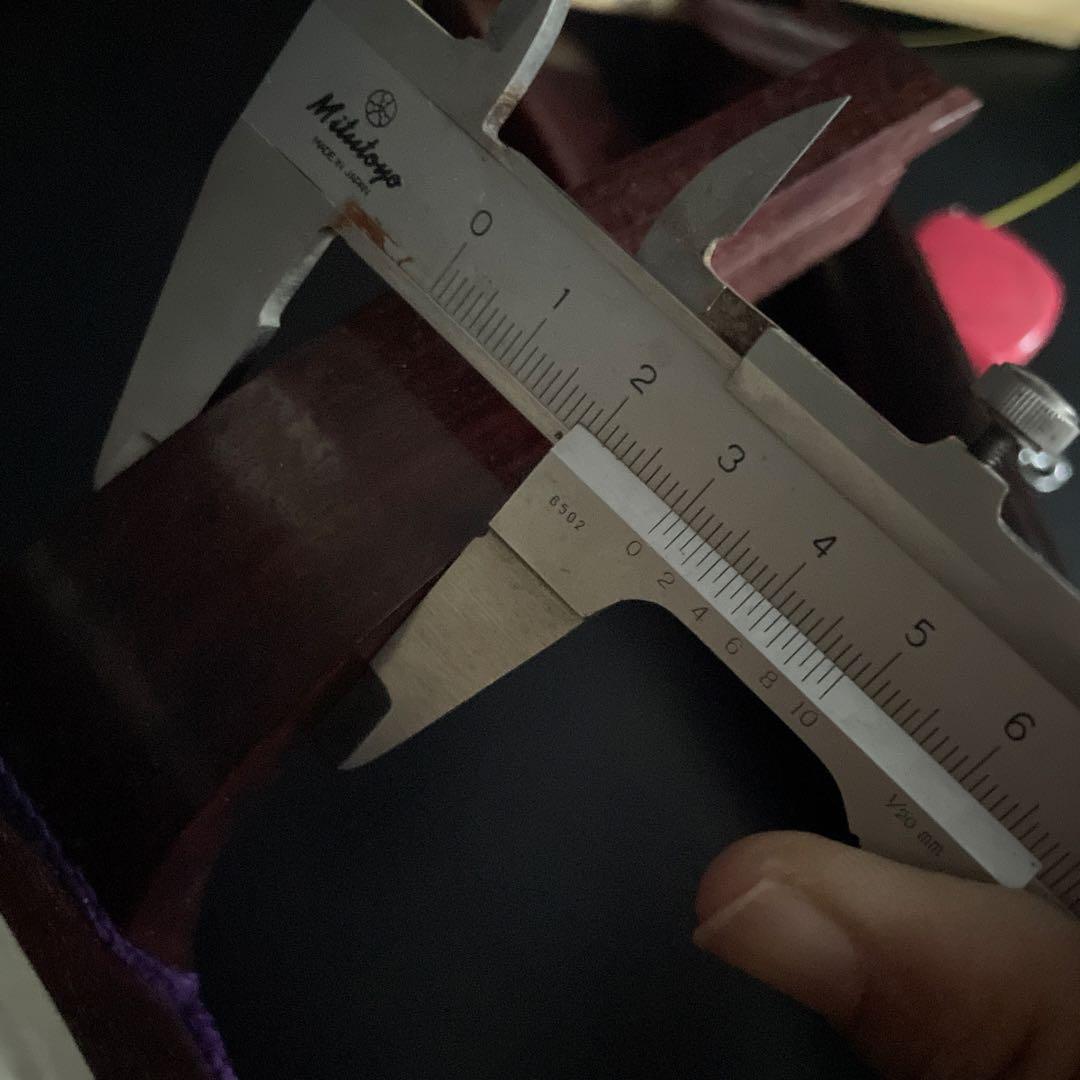 三味線 紅木 金細 一本溝 綾杉胴彫あり　糸巻天然素材　k9刻印あり