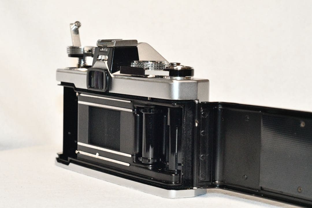 お値引き《動作品》OLYMPUS OM-1+標準レンズ付き a402