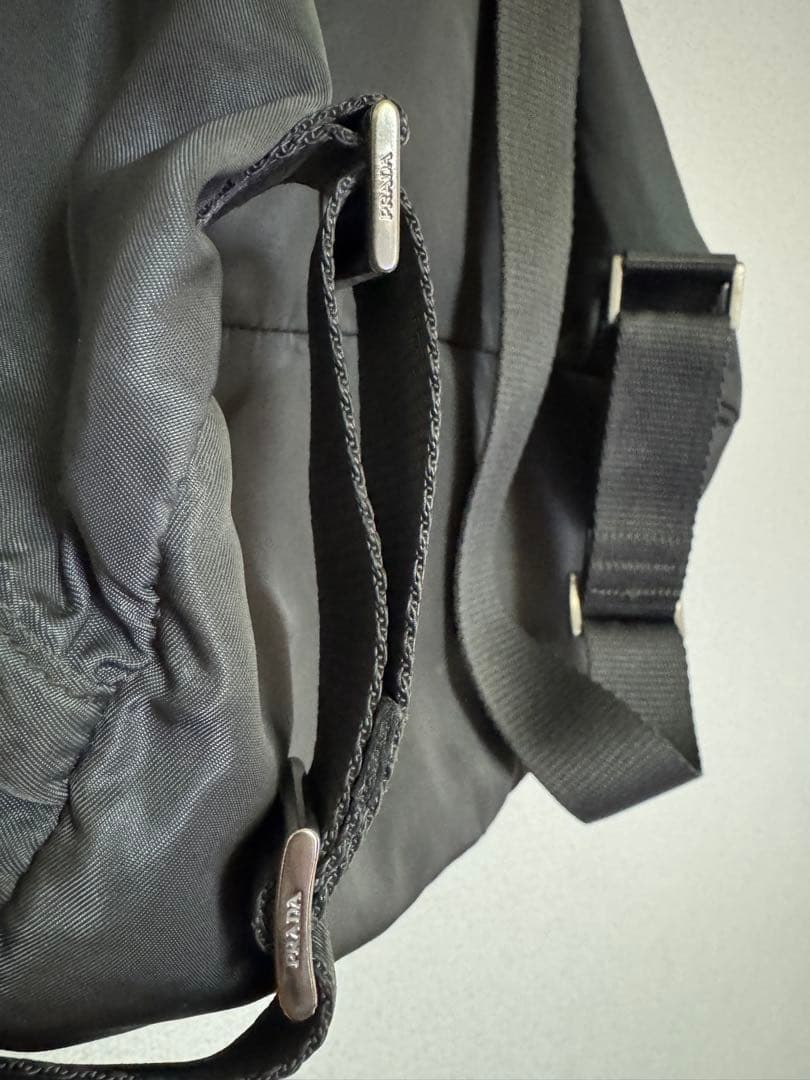 PRADA グレー リュックバックパック三角ロゴプレートヴィンテージ