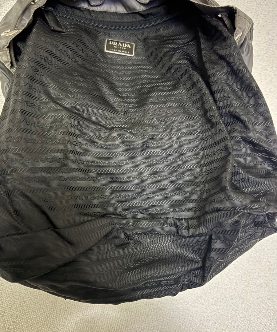 PRADA グレー リュックバックパック三角ロゴプレートヴィンテージ