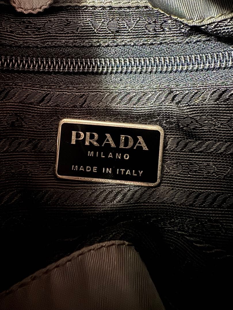 PRADA グレー リュックバックパック三角ロゴプレートヴィンテージ
