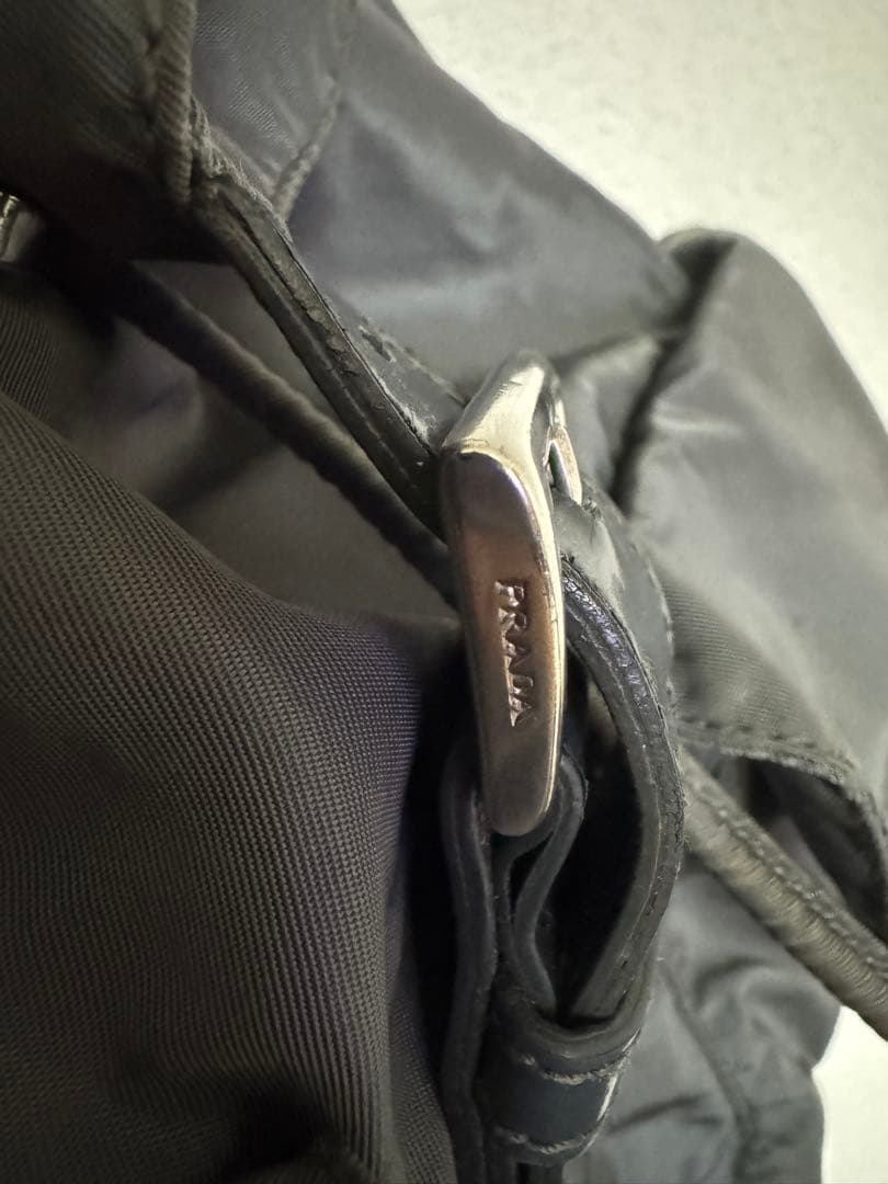 PRADA グレー リュックバックパック三角ロゴプレートヴィンテージ