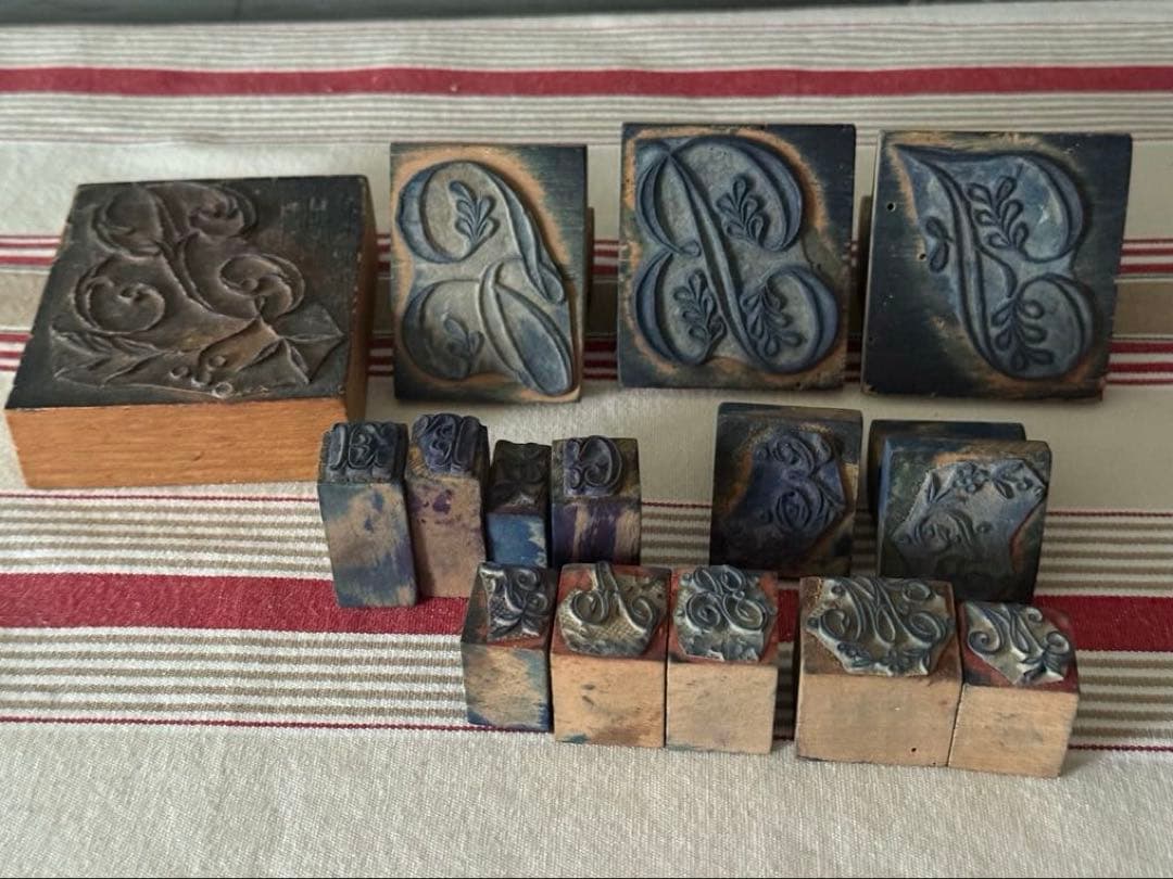 フランスアンティーク モノグラム 刺繍 木製スタンプセット