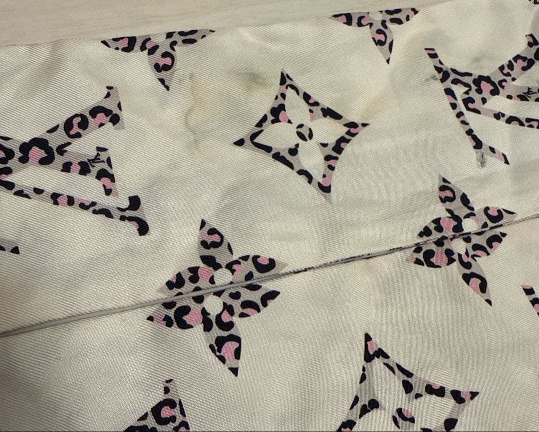 ルイ・ヴィトン ヒョウ柄 スカーフ