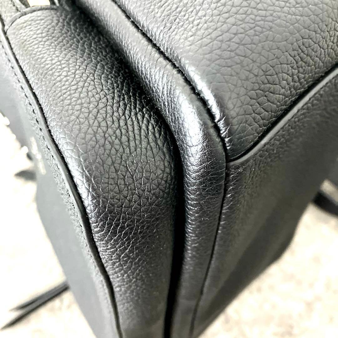 美品　ケイトスペード　バックパック　リュック　ブラック　オールレザー　スタッズ