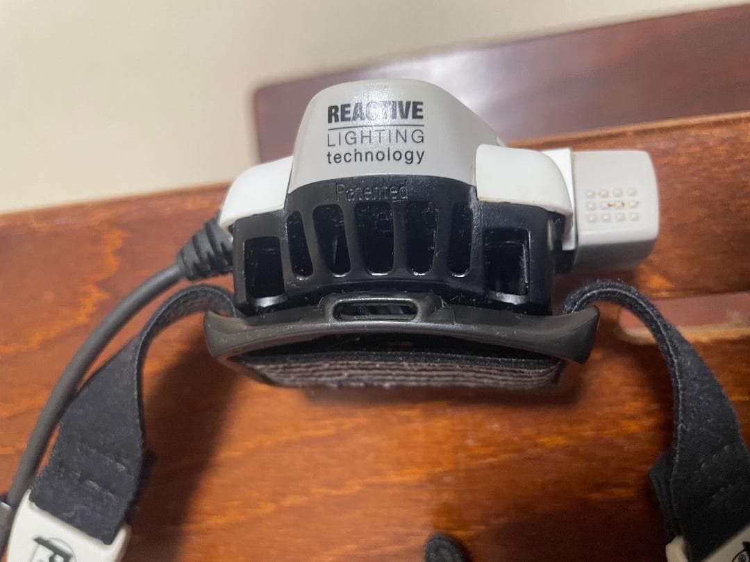 Petzl NAO ヘッドランプ 充電式