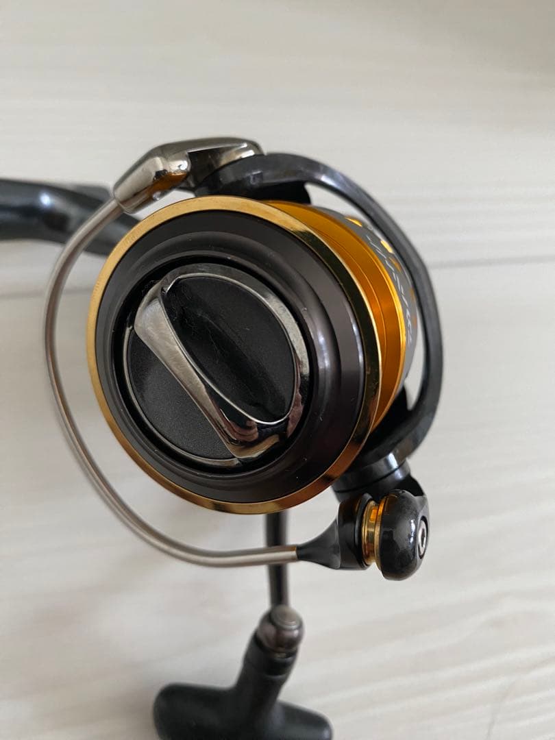 13セルテート　2510PE-H　ダイワ スピニングリール リブレハンドル付