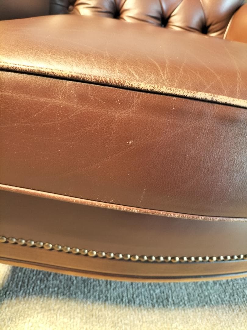 【値下げ中】カリモク◆1Pソファ◆ルイ15様式◆本革◆中古品(2408A⑪)