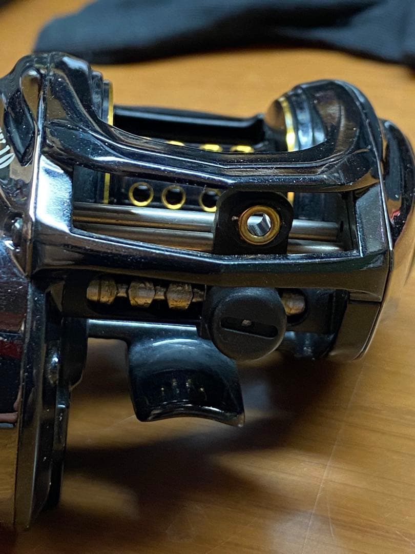 レボブラック10 ベイトリール　右ハンドル