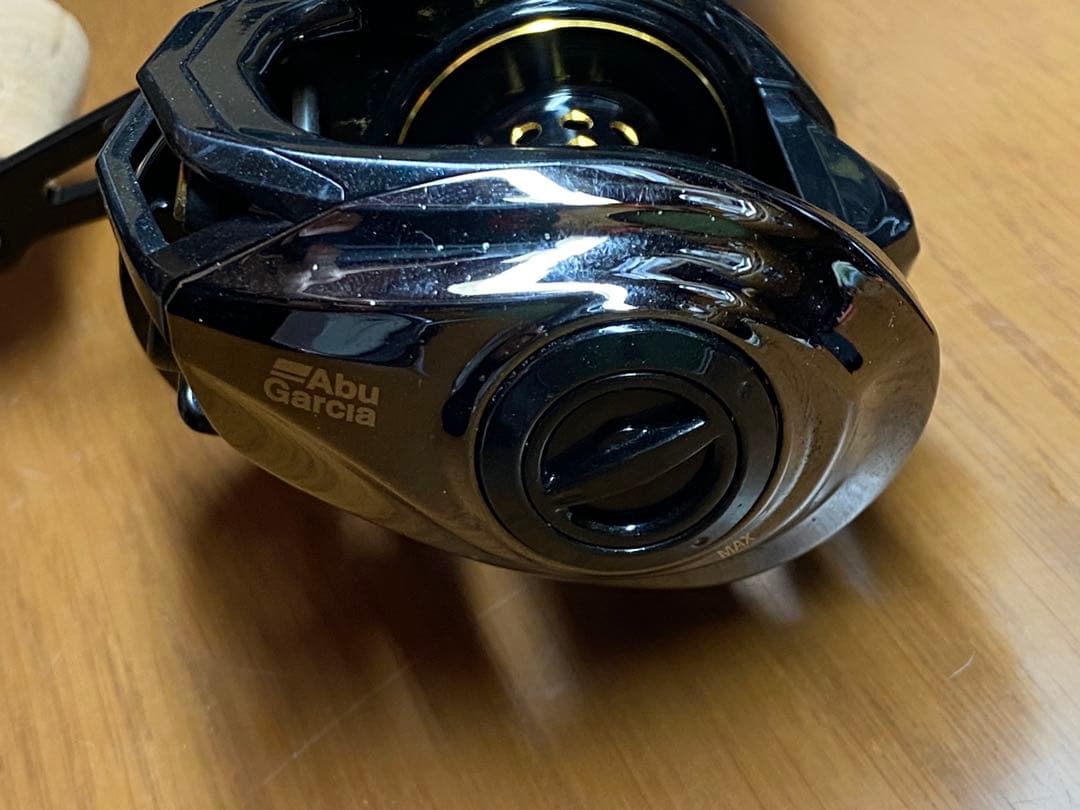 レボブラック10 ベイトリール　右ハンドル