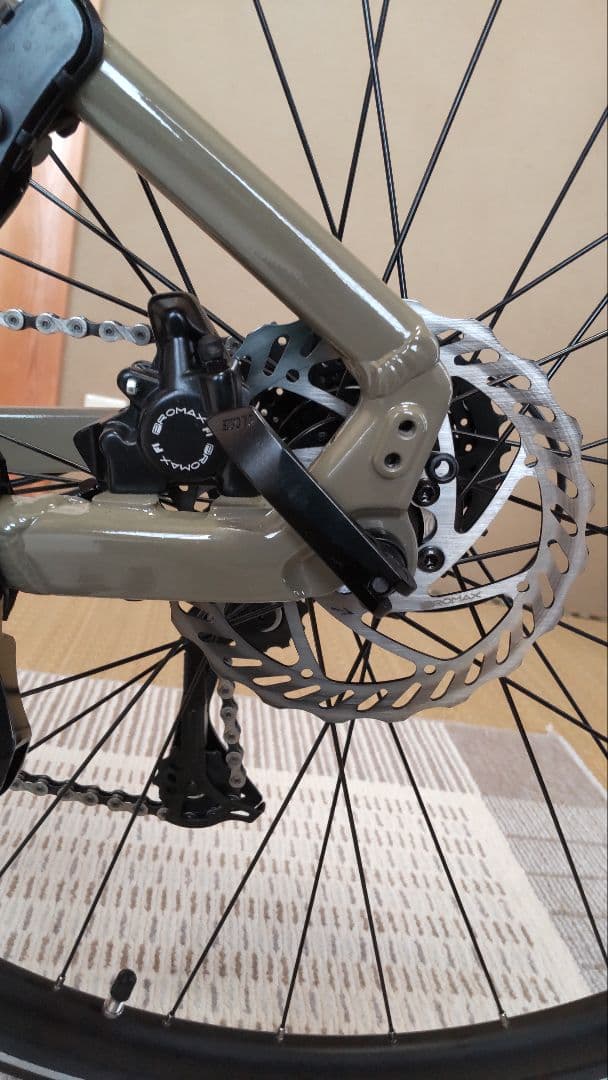 【美品】SPECIALIZED クロスバイク SIRRUS たっちゃんさん