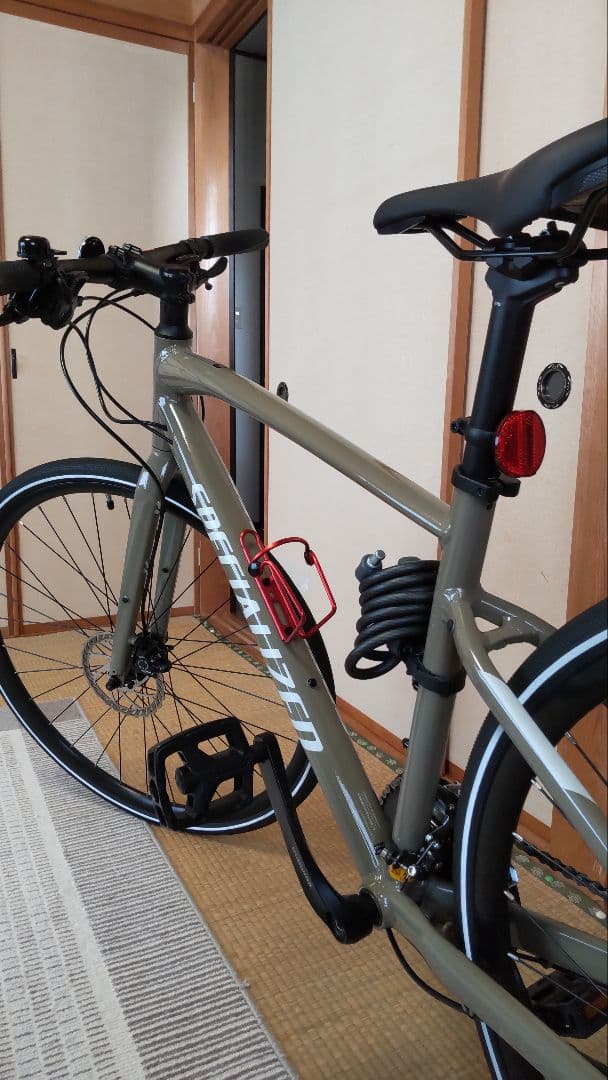 【美品】SPECIALIZED クロスバイク SIRRUS たっちゃんさん