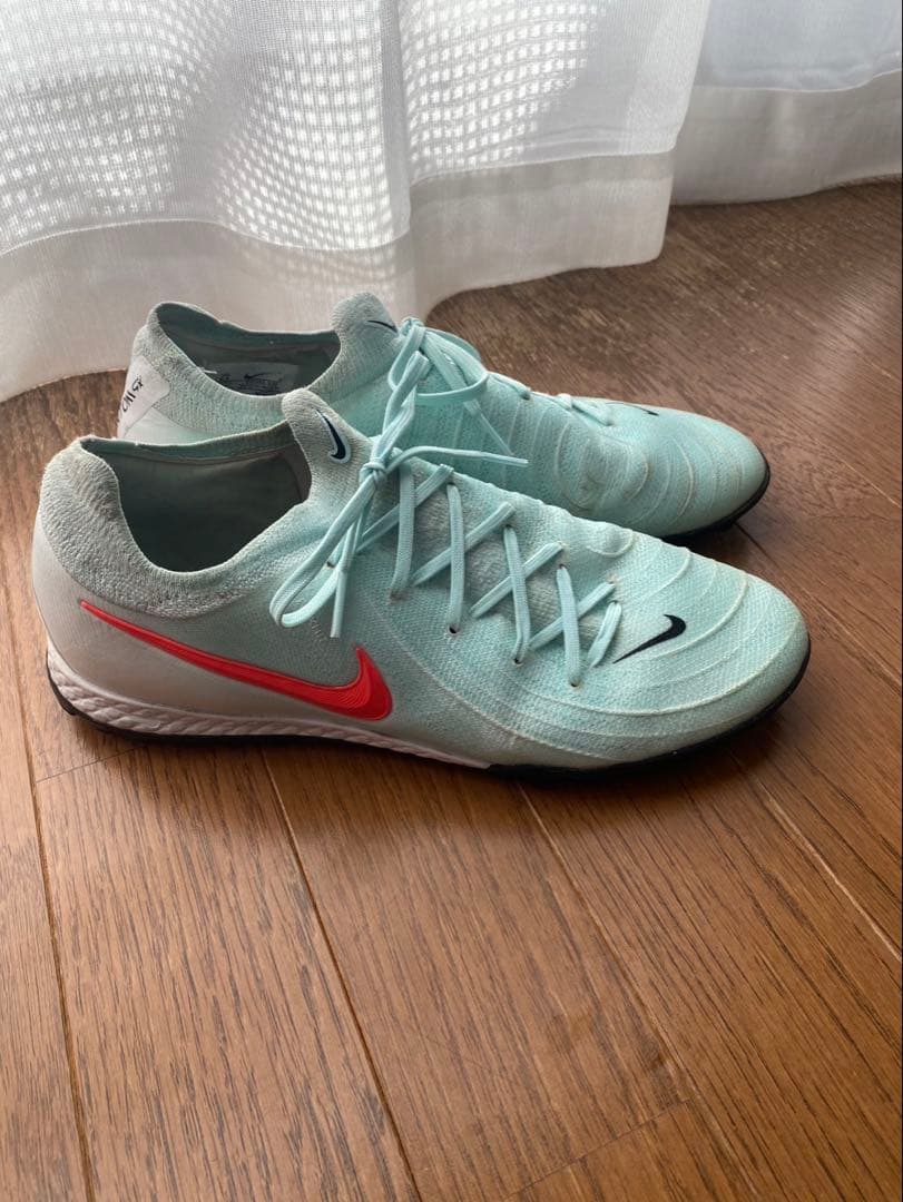 NIKEトレシューファントム